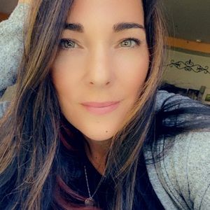 Meet your Posher, Holly